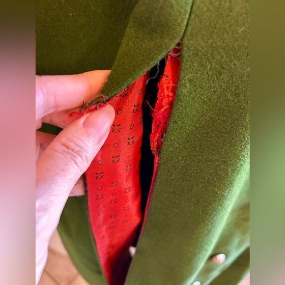 Vintage Christa Moden of Salzburg, Austria Green Wool Cape with White Stitching - Picture 8 of 8